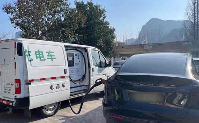 突泉汽车搭电