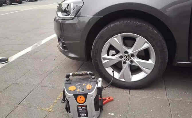 突泉汽车搭电案例